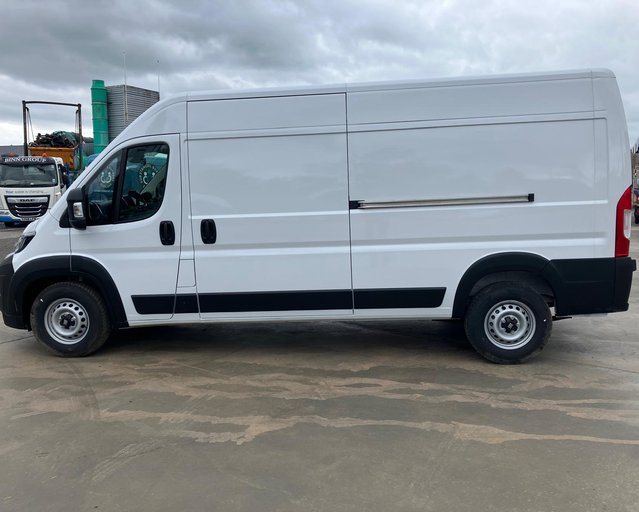 Fiat Ducato 35 L3H2 STANDARD Panel Van *pre-reg*