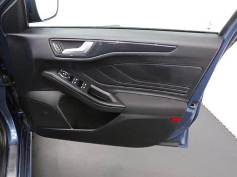 Ford Focus 1.0T EcoBoost ST-Line Euro 6 (s/s) 5dr 19