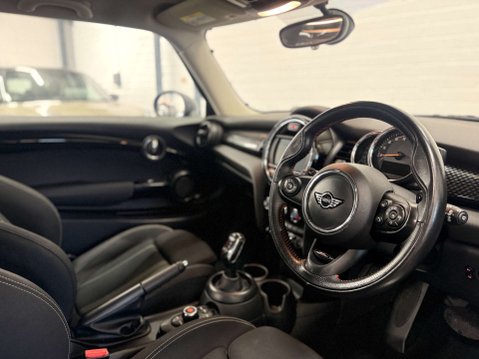Mini Hatch 2.0 Cooper S Auto 3dr 4