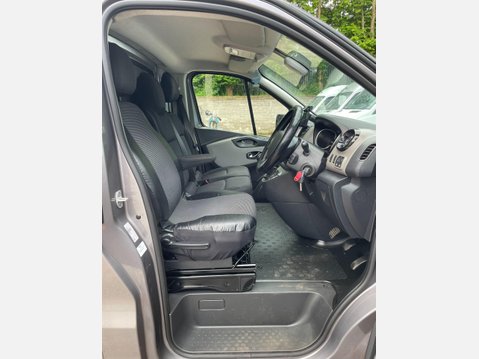 Renault Trafic 1.6 dCi ENERGY 27 Sport Nav Panel Van 5dr Diesel Manual SWB Standard Roof E 22