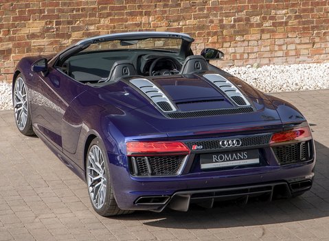 Audi R8 V10 Spyder 11