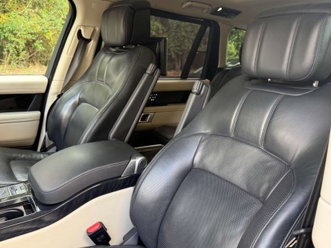 Land Rover Range Rover 4.4 Range Rover Autobiography SDV8 Auto 4WD 5dr 43