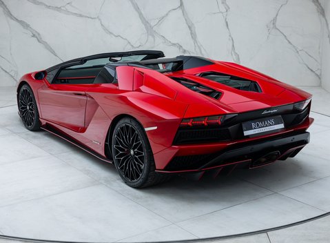 Lamborghini Aventador S LP 740-4 ROADSTER 15