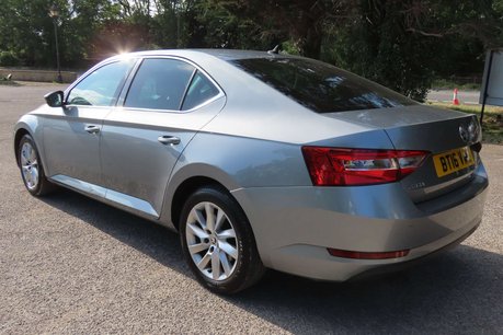 Skoda Superb 2.0 TDI SE Business Hatchback 5dr Diesel Manual Euro 6 (s/s) (150 ps) 7