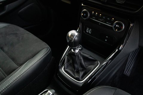 Ford Ecosport ST-LINE 32