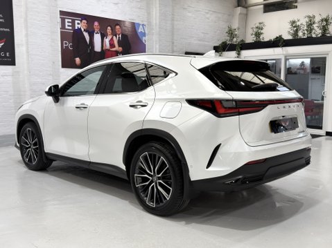 Lexus NX 450H PLUS TAKUMI Pan Roof + Mark Levinson Sound 14
