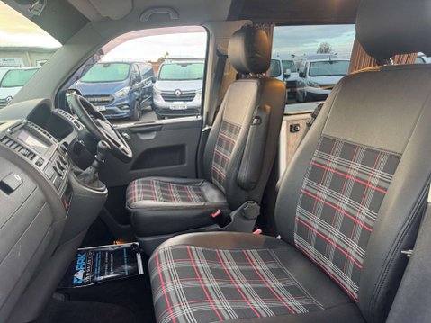 Volkswagen Transporter Shuttle 2.0 TDI T30 LWB CAMPER 32