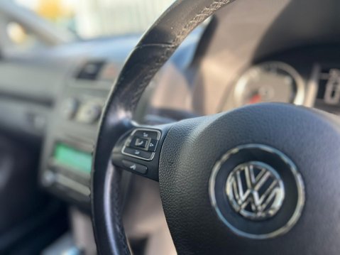 Volkswagen Touran 1.6 TDI BlueMotion Tech SE DSG Euro 5 (s/s) 5dr 38