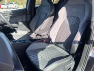 Volkswagen Golf 2.0 Golf R-Line TDI Semi-Auto 5dr 40