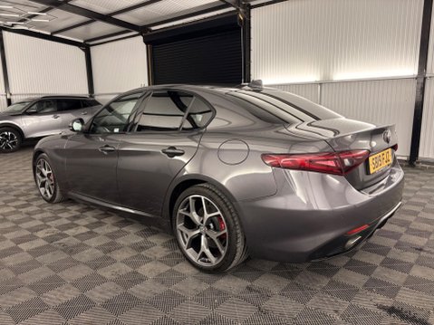 Alfa Romeo Giulia 2.0T Veloce Auto Euro 6 (s/s) 4dr 52