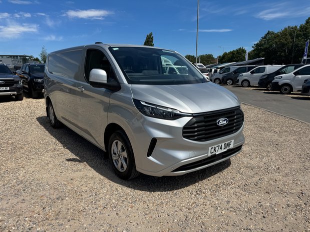 Ford Transit Custom LWB L2H1 [SOLD CM] Low Roof Limited 300 Air Con Alloys Cam Sensors EURO 6 4