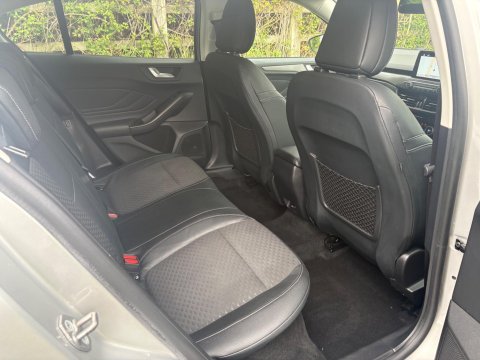 Ford Focus TITANIUM X 17