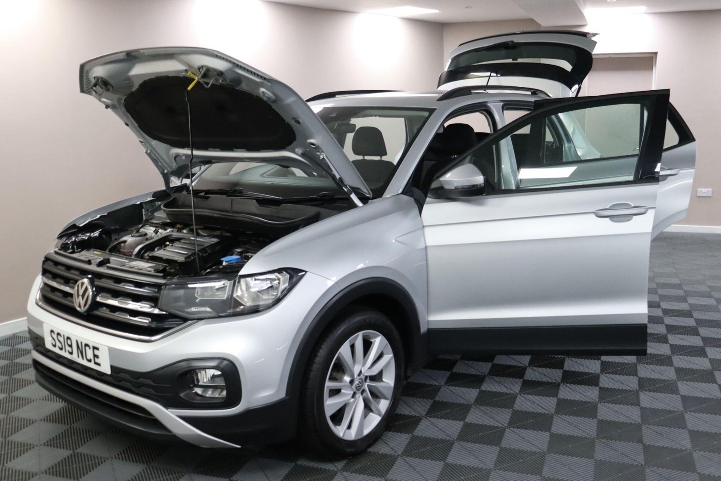 2019 Volkswagen T-Cross — image 13