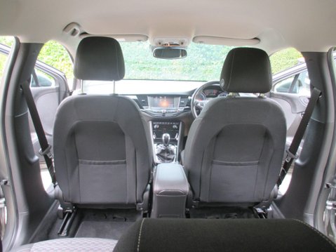 Vauxhall Astra 1.4i Turbo SRi Sports Tourer Euro 6 5dr 31
