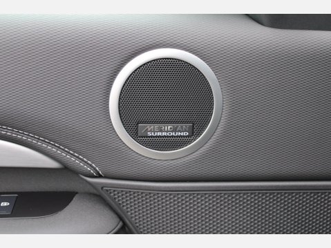 Land Rover Discovery R-DYNAMIC HSE MHEV 29