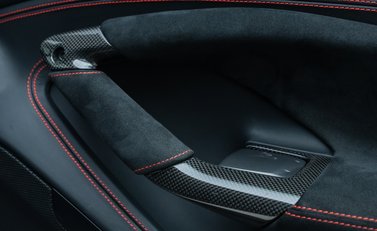 Ferrari F8 Tributo 26