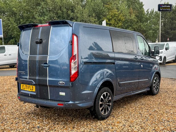 Ford Transit Custom AUTO Crew Cab SWB L1H1 320 Sport Air Con Camera Nav NO VAT SELECT 7