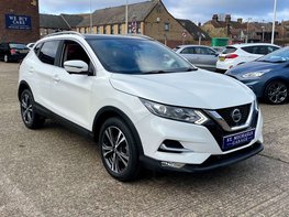 Nissan Qashqai 1.3 Qashqai N-Connecta DiG-T 5dr 4