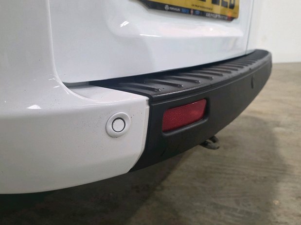 Ford Transit Custom Transit Custom 320 L2 Diesel FWD 2.0 EcoBlue 130ps H1 Trend 9-Seater 9