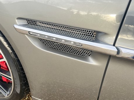 Aston Martin Vanquish V12 36