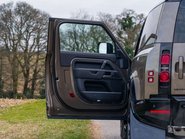 Land Rover Defender D250 X-Dynamic SE HardTop Obsidian WildTrak 7