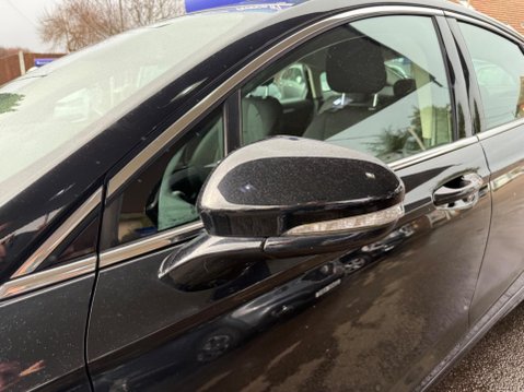 Ford Mondeo 1.6 TDCi ECOnetic Titanium Euro 5 (s/s) 5dr 33