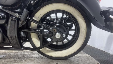 Suzuki Intruder 800 VL 2015 26K CUSTOM LOOKS MOT SERVICED CRUISER BIKE 800CC A2 33