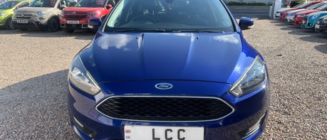 Ford Focus ZETEC 125BHP…1 PREVIOUS OWNER.. 8 MAIN DEALER SERVICES.. SAT NAV..BLUETOOTH 1