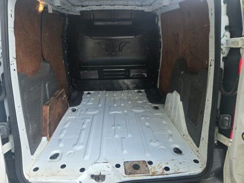 Ford Transit Connect 200 BASE TDCI 11