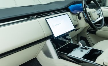 Land Rover Range Rover D350 AUTOBIOGRAPHY LWB 22