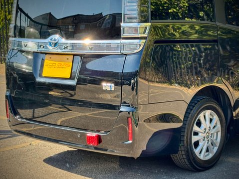 Toyota Voxy Hybrid 7 Seater 30
