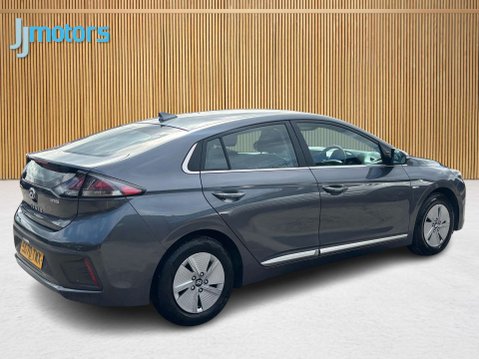 Hyundai IONIQ 1.6 h-GDi Premium Hatchback 5dr Petrol Hybrid DCT Euro 6 (s/s) (141 ps) 17