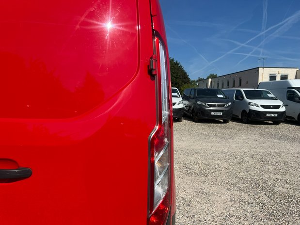 Ford Transit Custom SWB L1H2 High Roof Leader Air Con Alloys Sensors Cam EURO 6 NO VAT 24