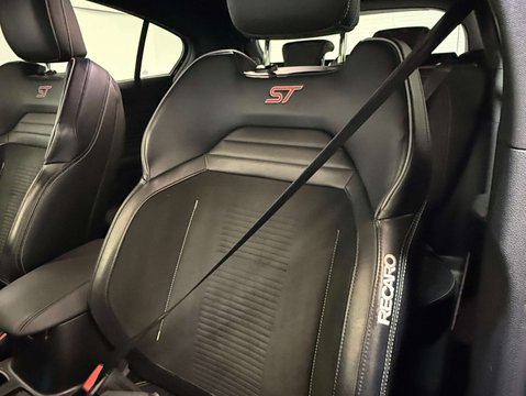 Ford Focus 2.3 Focus ST 5dr 43