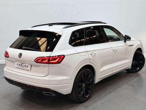 Volkswagen Touareg 3.0 TDI V6 Black Edition SUV 5dr Diesel Tiptronic 4Motion Euro 6 (s/s) (286 17