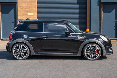 Mini Hatch 2.0 John Cooper Works Auto 3dr 13
