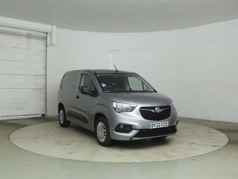 Vauxhall Combo Combo-e 2300 Sportive 6