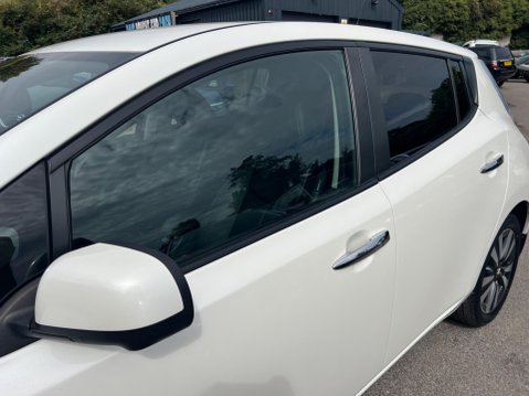Nissan LEAF 30kWh Tekna Auto 5dr 15