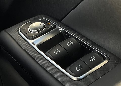 MG MG4 EV URBAN 53.9kWh PREMIUM LONG RANGE 18