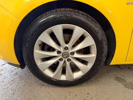 Vauxhall Astra GTC 1.7 CDTi ecoFLEX 109g SRi Euro 5 (s/s) 3dr 22