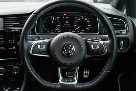 Volkswagen Golf GTE ADVANCE DSG 21