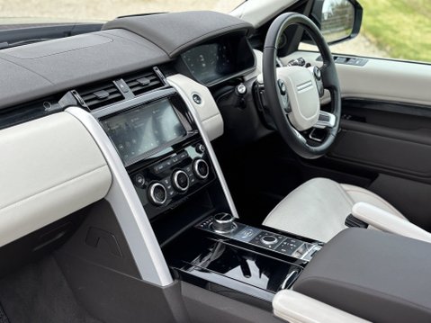 Land Rover Discovery SDV6 HSE 14