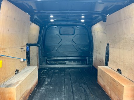 Ford Transit Custom 320 SPORT 2.0 ECOBLUE PANEL VAN 17