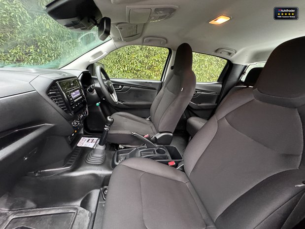 Isuzu D-Max Utility | 1.9 LT | Double Cab | Rear Diff Lock | Camera | EURO 6 13