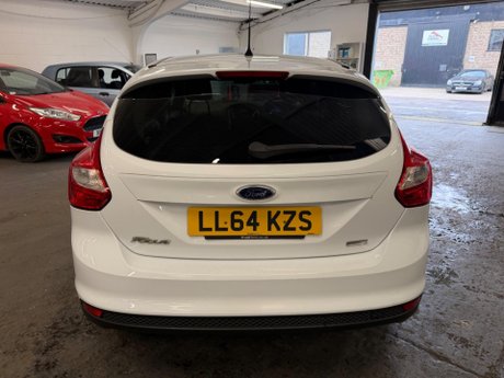 Ford Focus 1.0T EcoBoost Zetec Navigator Euro 5 (s/s) 5dr 6