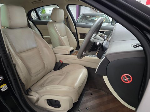 Jaguar XF 3.0d V6 Premium Luxury Auto Euro 5 (s/s) 4dr 41