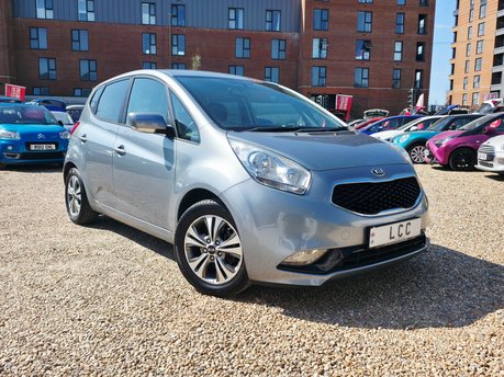 Kia Venga 3.. AUTOMATIC.. 1 PREVIOUS KEEPER.. 7 MAIN DEALER SERVICES.. STUNNING