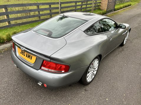 Aston Martin Vanquish V12 16
