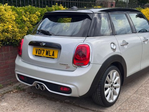 Mini Hatch 2.0 Cooper SD 5dr 19