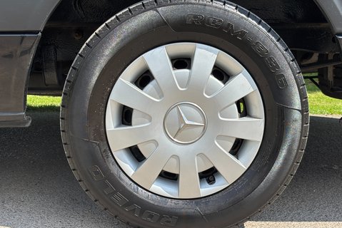 Mercedes-Benz Sprinter 319 V6 Cdi Lwb Hr Panel Van - Twin Side Doors / Air Con / Rear Camera 36